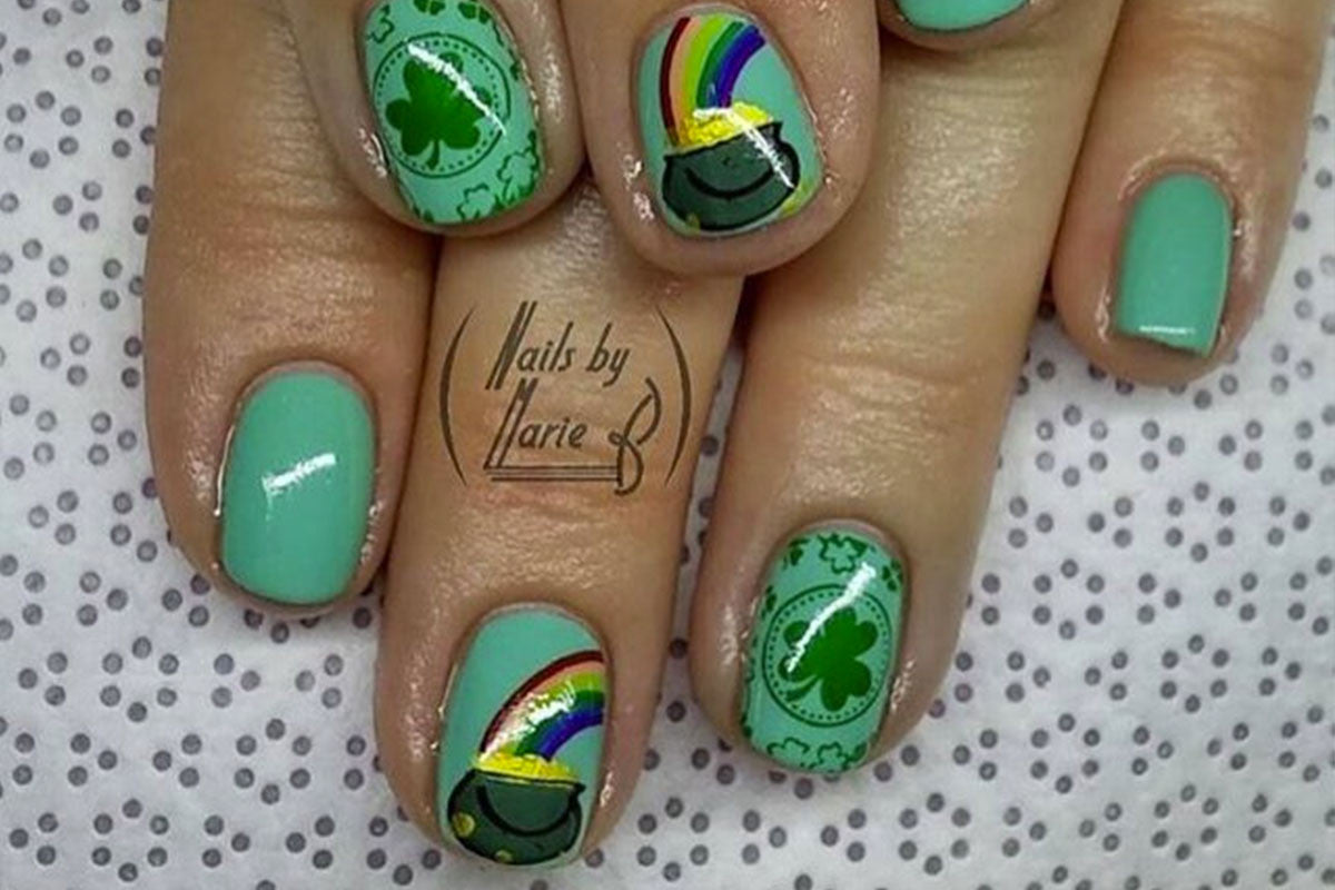 Reach for Gold with Stunning St. Patrick’s Day Nails