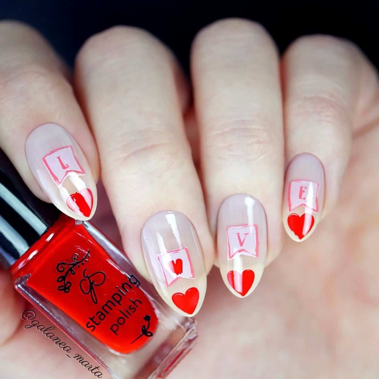 Valentine’s Nail Art: Perfect Ideas to Make Your Nails Love-ly! 💕💅