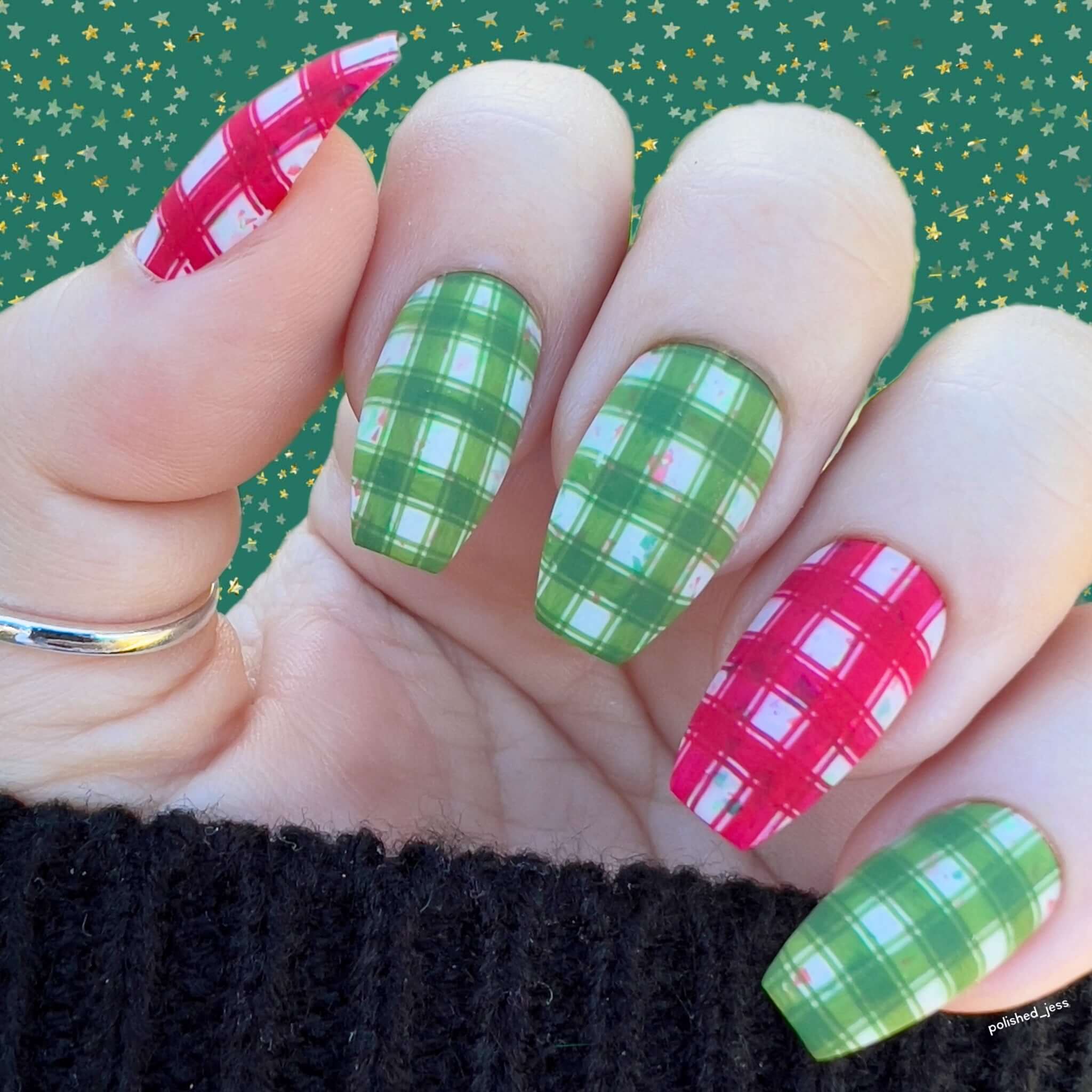 manicure-showing-full-coverage-plaid-nail-art-designs