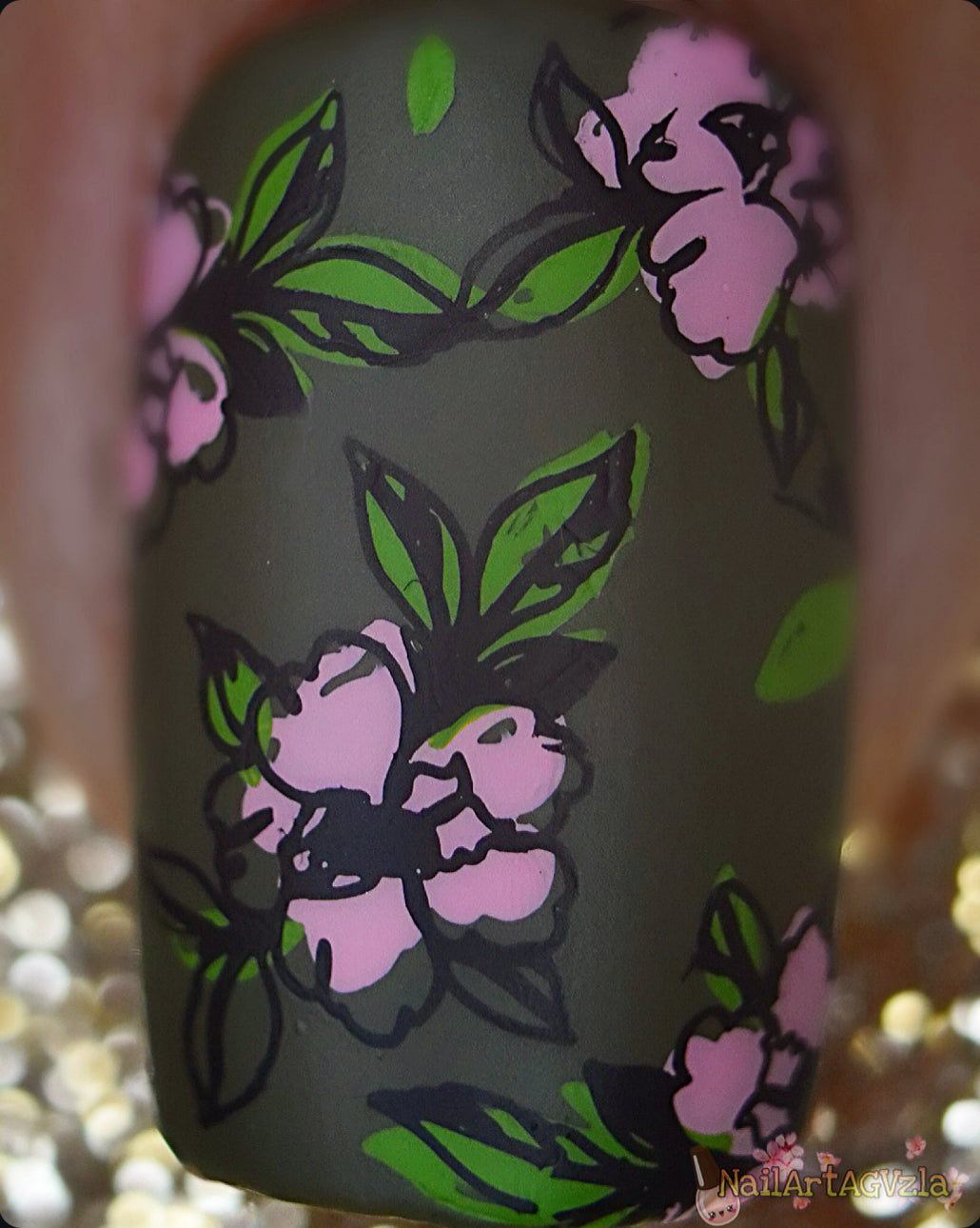 single-manicured-nail-showing-nail-art-designs-of-roses-with-leaves