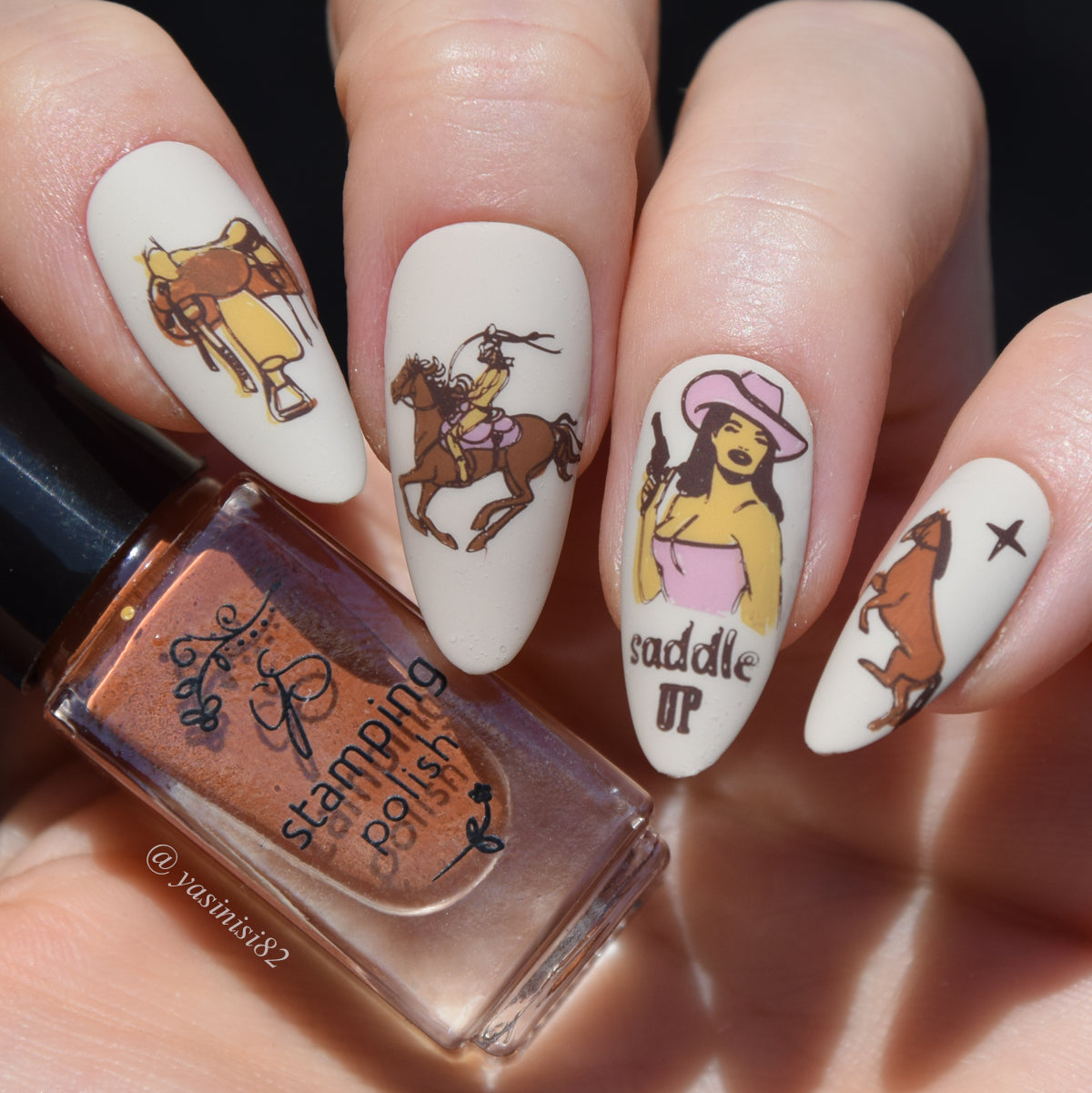 stunning-manicure-with-layered-nail-art-designs-of-horses-and-cowgirl