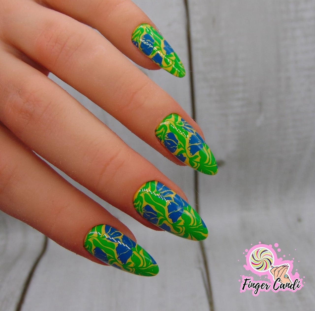 stunning-manicure-with-abstract-nail-art-designs-of-flowers