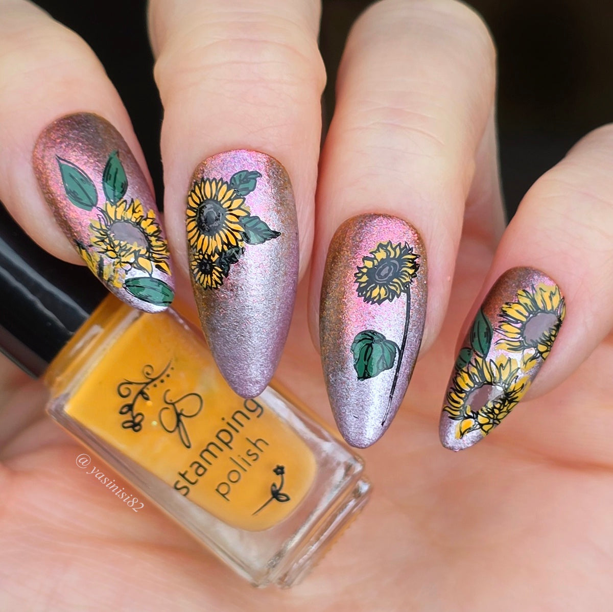 stunning-shimmery-manicure-with-nail-art-designs-of-sunflowers