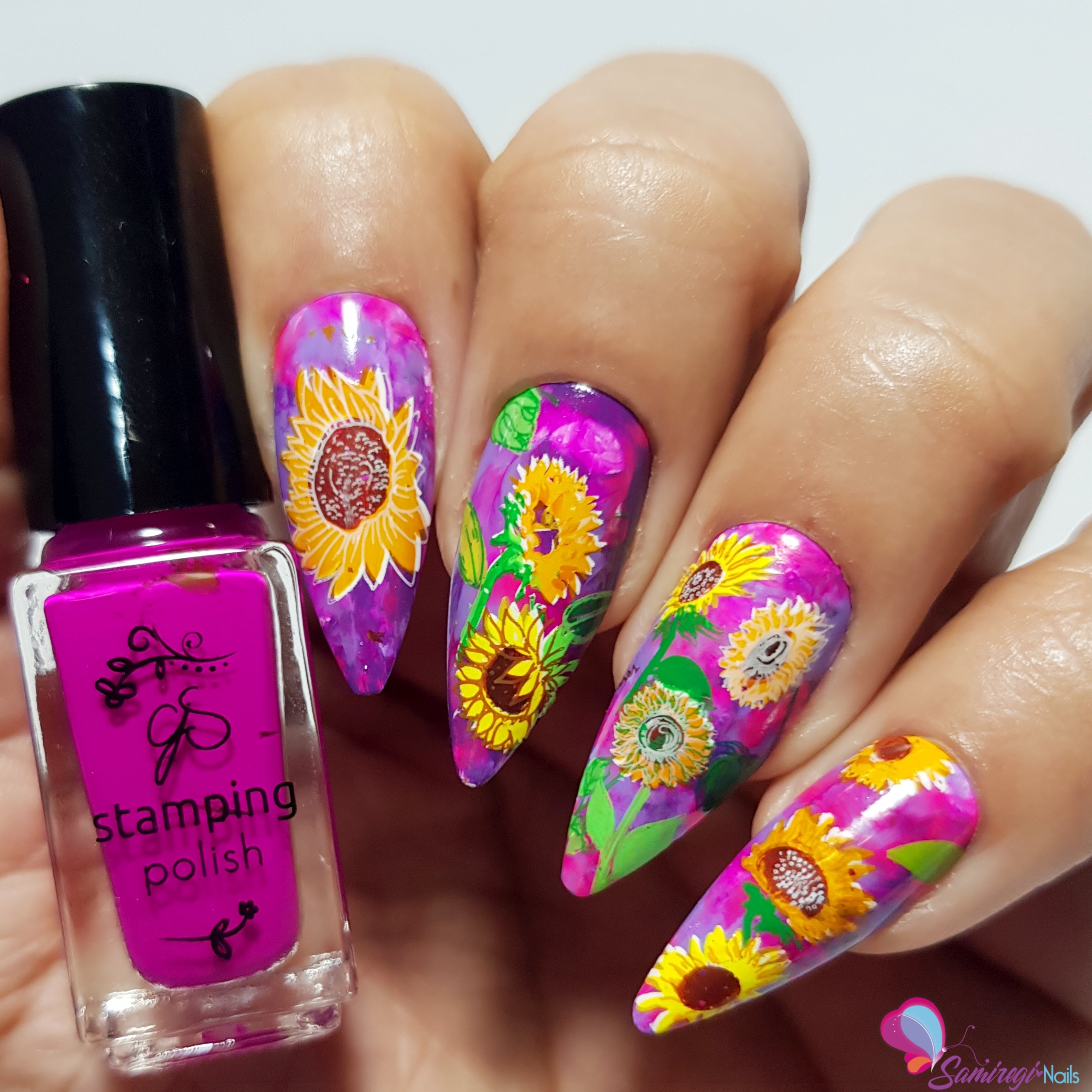 bright-manicure-with-nail-art-designs-of-whimsical-sunflowers