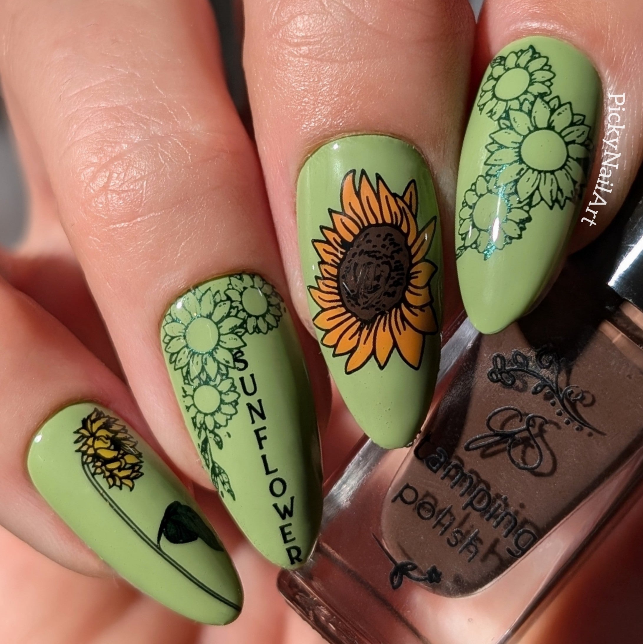 beautiful-manicure-with-layered-nail-art-designs-of-sunflowers