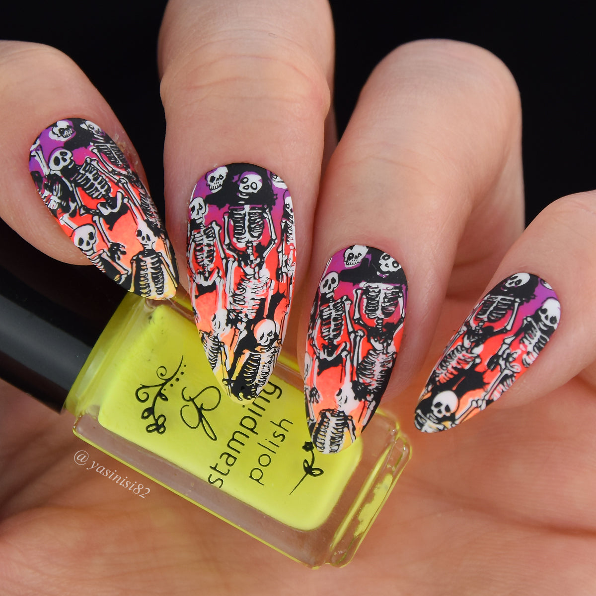 stunning-manicure-with-full-coverage-nail-art-designs-of-skeletons