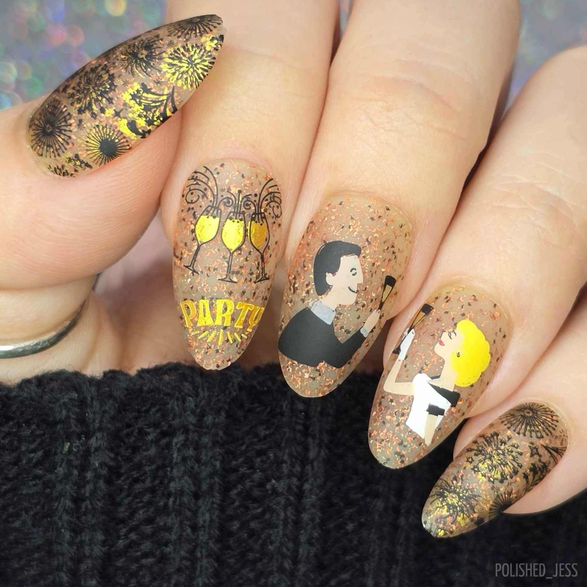 stunning-manicure-with-nail-art-designs-of-fireworks-drins-and-a-couple-toasting-champagne