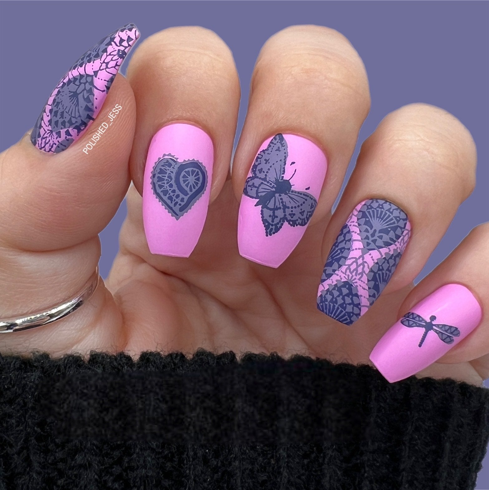 Bright-manicure-with-nail-art-designs-of-delicate-lace-butterfly-dragonfly-and-heart