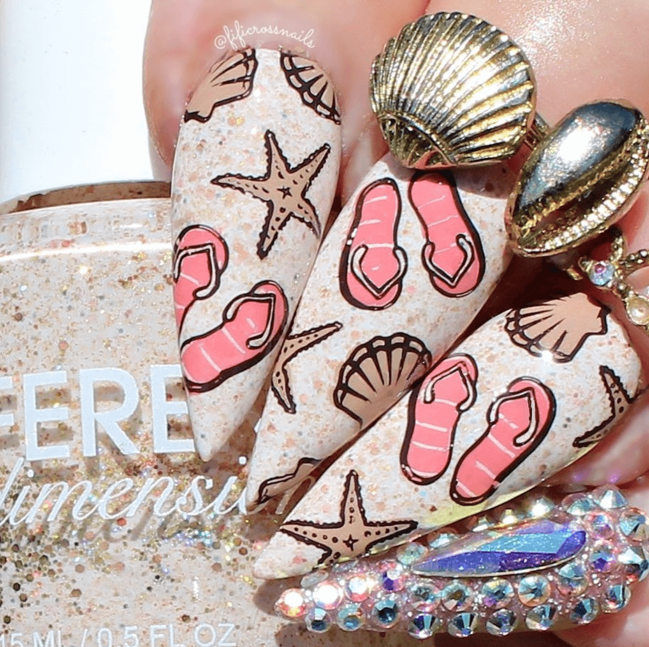 stunning-manicure-with-nail-art-designs-of-flip-flops-seashells-and-starfish