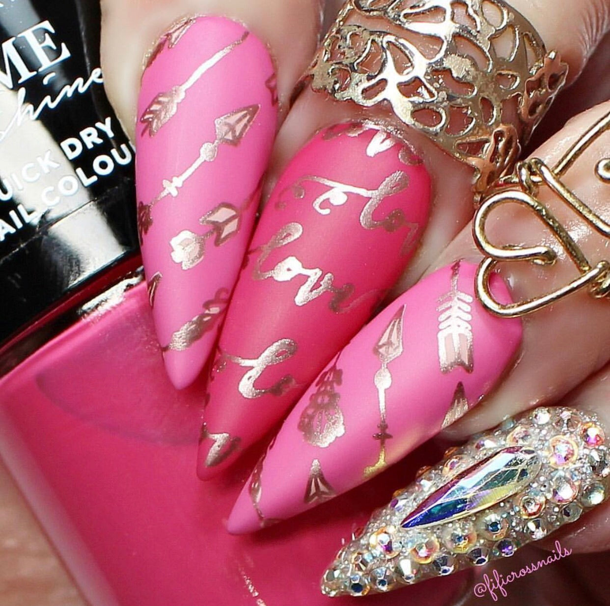 bright-manicure-with-full-coverage-nail-art-designs-of-arrows-and-words-love